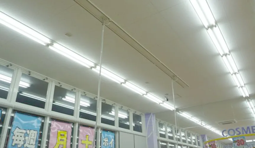 照明器具供給工事の風景